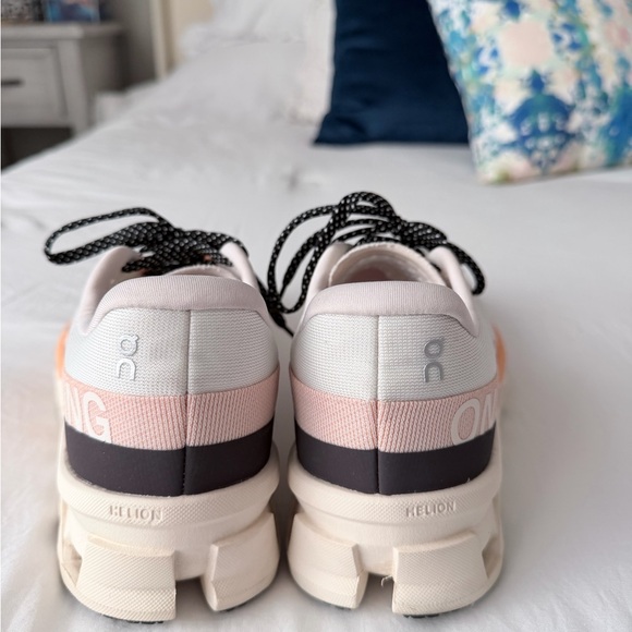 On Running Women’s CloudMonster 2 - Picture 3 of 5